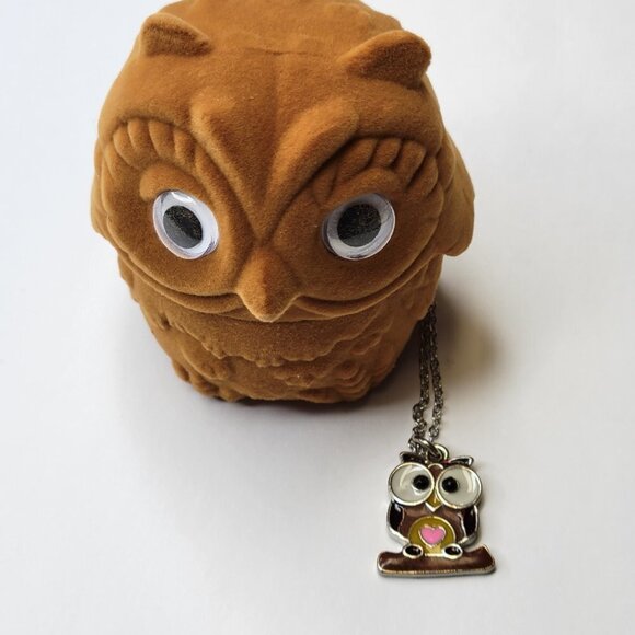OWL Pendant Necklace in Matching Own Velvet Gift Keepsake Owl Shaped Box - Picture 6 of 10